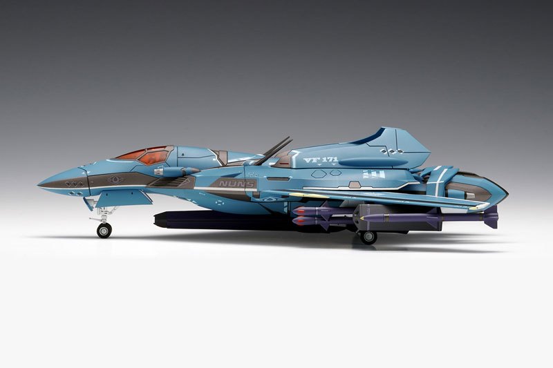 WAVE 超時空要塞F VF-171 KnightMarePlus 一般機組裝模型- 模型